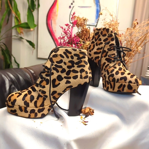 Steve Madden cheetah 🐆 print booties - Picture 1 of 11